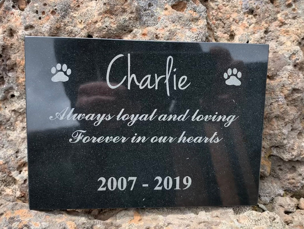 Granite Memorial (Rectangle) Loved one / Pet